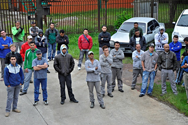 Mangels: Metalúrgicos entram no 4º dia de greve pela PLR